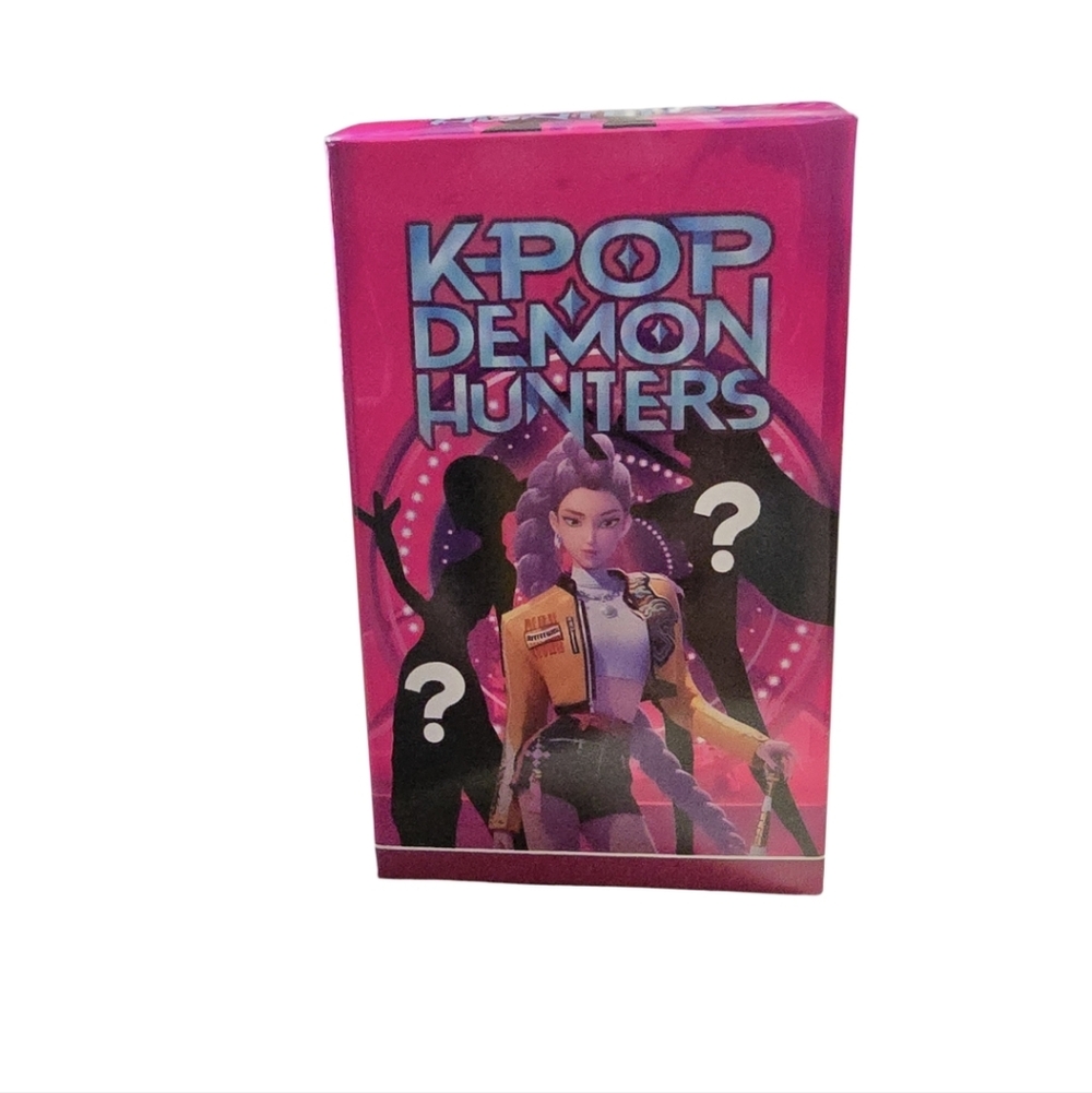 #05 Trendy KPOP Demon Hunters Figurine Keychain - Picture 4 of 10